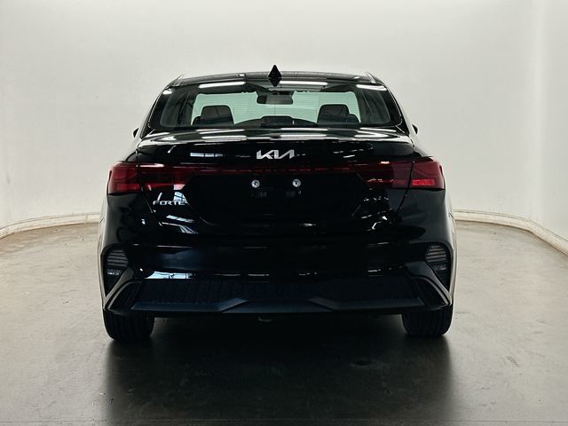 Thumbnail: 2022 Kia Forte - 4