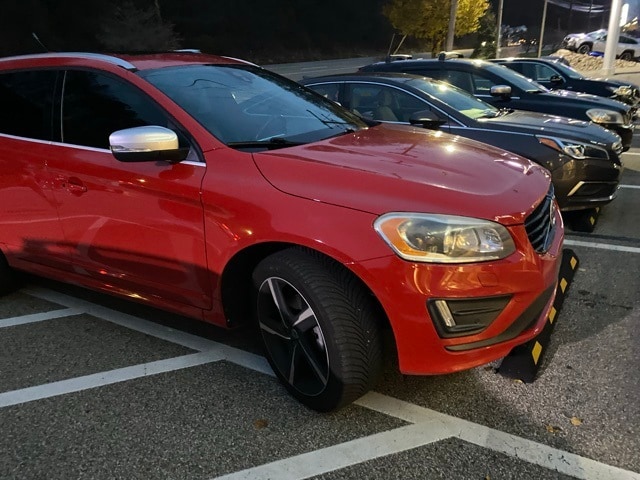 2016 Volvo XC60 T6 R-Design -
                  Moon Township, PA