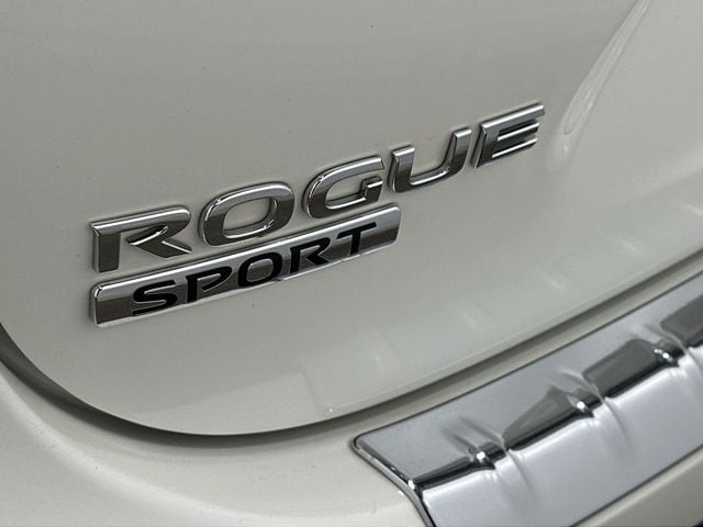 Thumbnail: 2018 Nissan Rogue Sport - 28