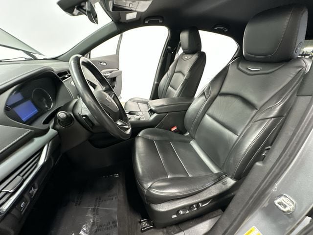 Thumbnail: 2023 Cadillac XT4 - 17