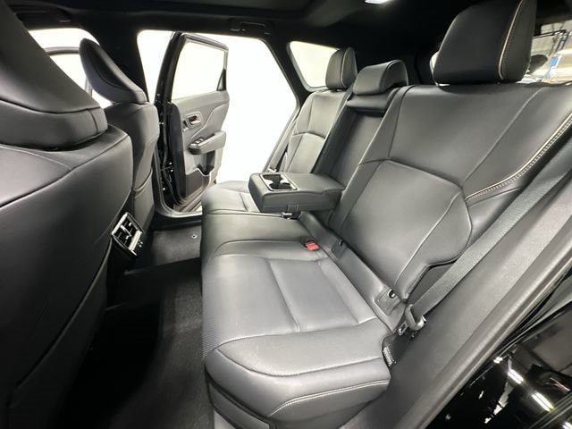 Thumbnail: 2025 Toyota Crown Signia - 17