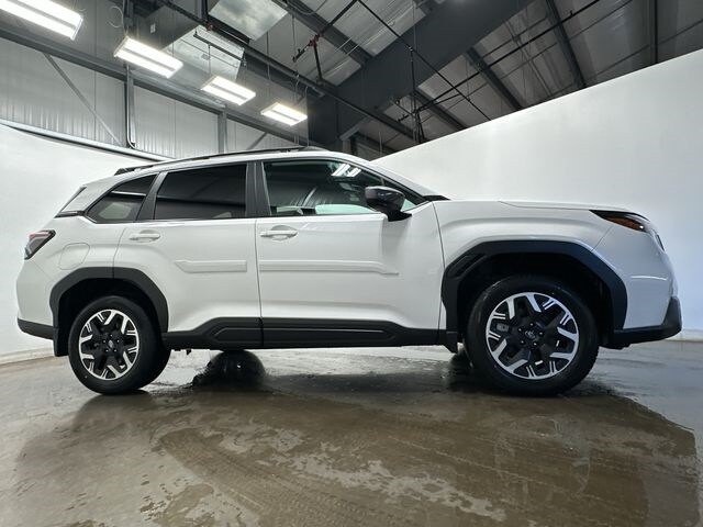 2026 Subaru Forester Premium photo 3