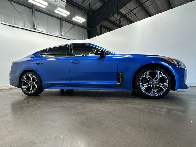 Thumbnail: 2021 Kia Stinger - 3