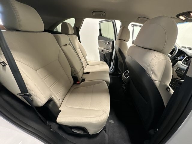 Thumbnail: 2017 Kia Sorento - 21