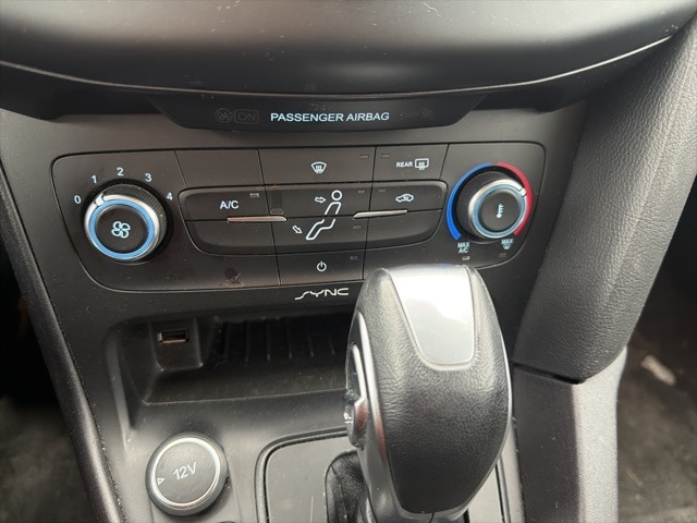 Thumbnail: 2016 Ford Focus - 24