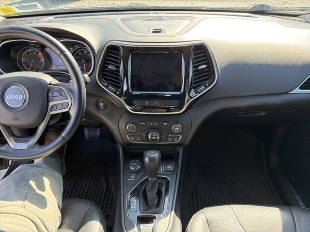 Thumbnail: 2019 Jeep Cherokee - 21