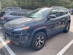Used 2016 Jeep Cherokee Trailhawk SUV in Moon Township