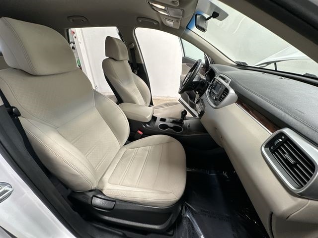 Thumbnail: 2017 Kia Sorento - 19