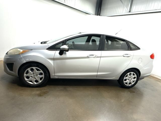 Used 2011 Ford Fiesta SE with VIN 3FADP4BJ5BM172010 for sale in Carnot-Moon, PA