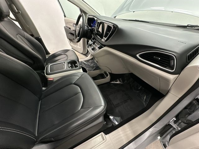 Thumbnail: 2023 Chrysler Pacifica - 22