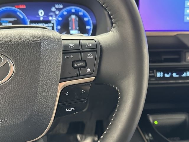 Thumbnail: 2025 Toyota Crown Signia - 9