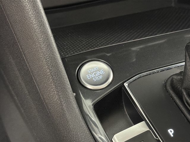 Thumbnail: 2018 Volkswagen Tiguan - 11