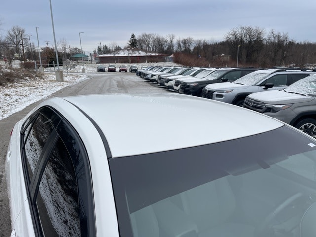 Thumbnail: 2016 Toyota Camry - 7