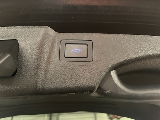 Thumbnail: 2018 Hyundai Santa Fe - 14