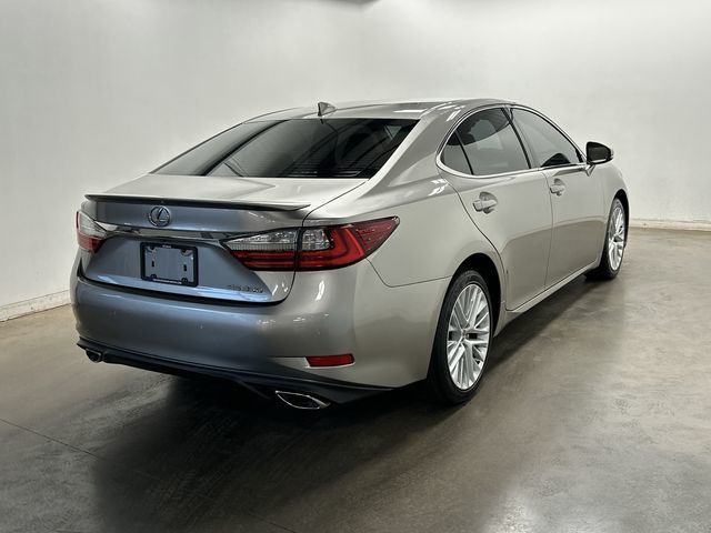 Thumbnail: 2017 Lexus ES - 35