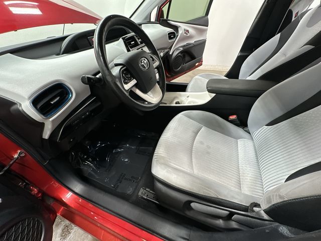 Thumbnail: 2018 Toyota Prius - 17