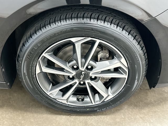 Thumbnail: 2022 Kia Forte - 5