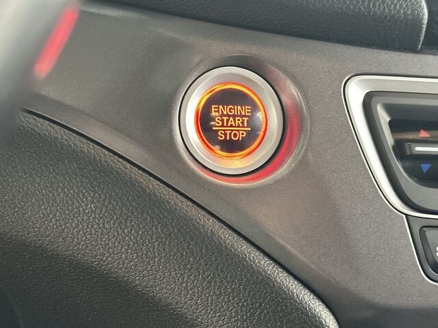 Thumbnail: 2017 Honda Pilot - 11