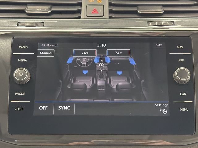 Thumbnail: 2018 Volkswagen Tiguan - 16