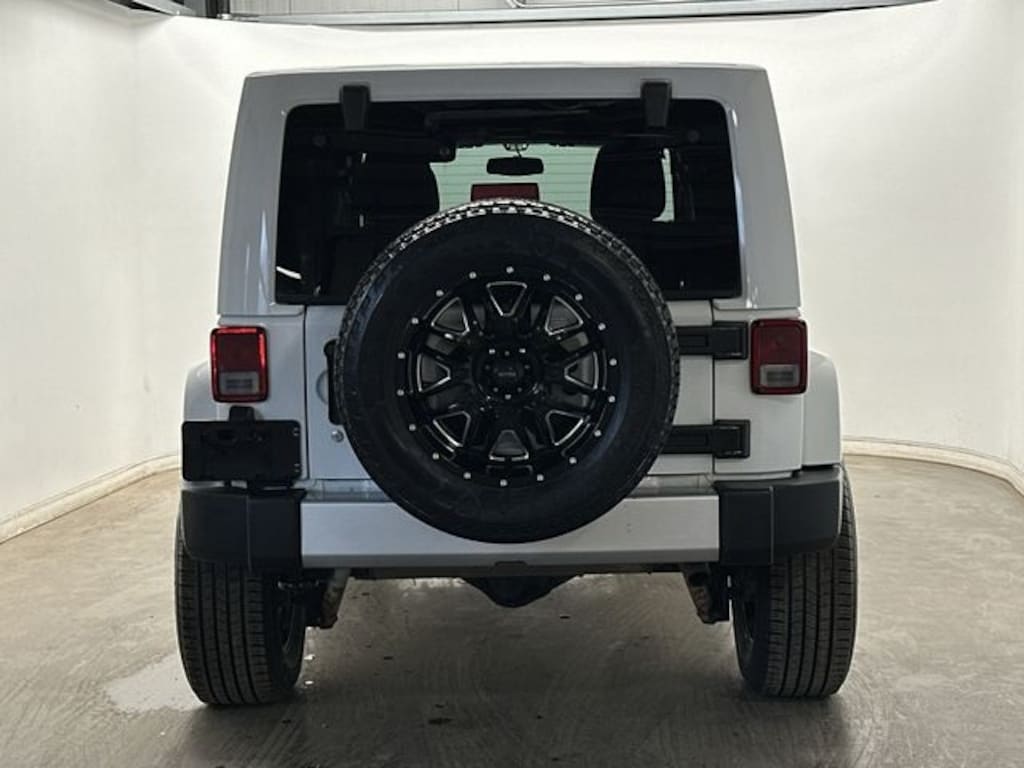 Used 2017 Jeep Wrangler Unlimited Sahara SUV