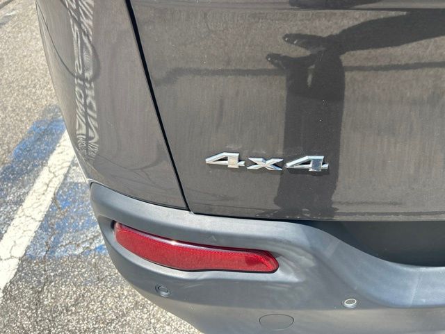 Thumbnail: 2015 Jeep Cherokee - 7