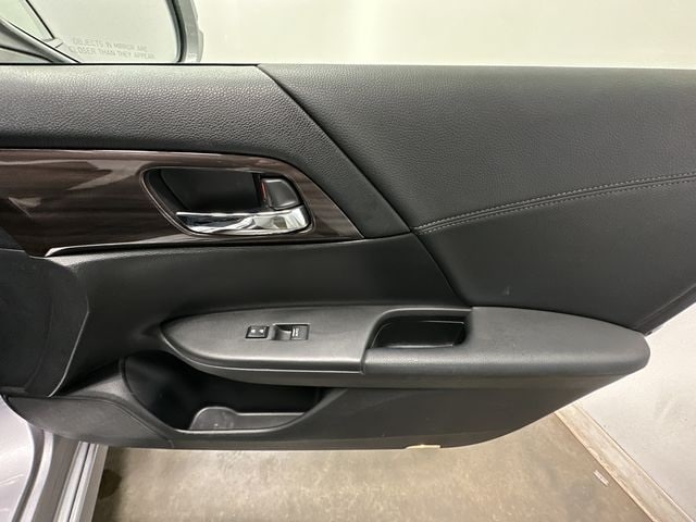 Thumbnail: 2017 Honda Accord - 24