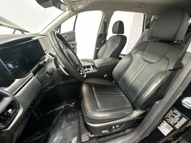 Thumbnail: 2023 Kia Sorento - 17