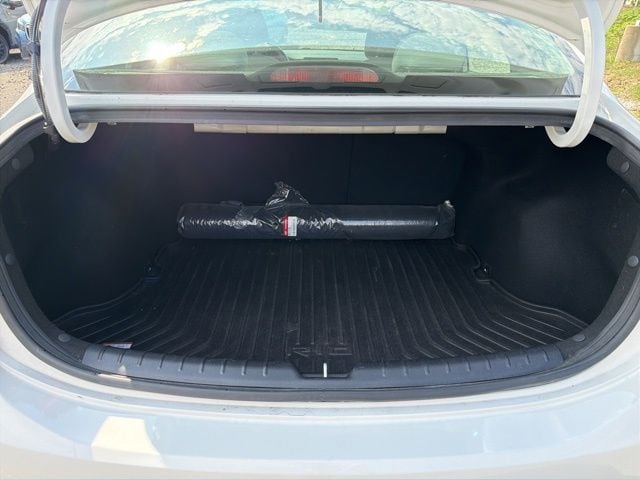 Thumbnail: 2018 Kia Rio - 12