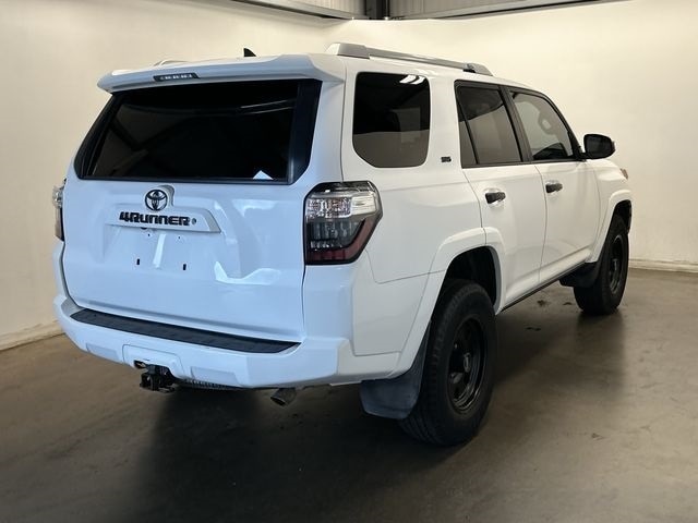 Thumbnail: 2015 Toyota 4Runner - 30