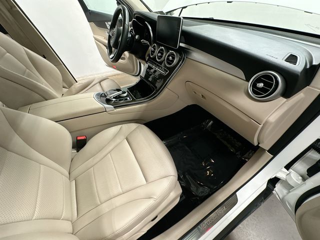 Thumbnail: 2018 Mercedes-Benz GLC - 22