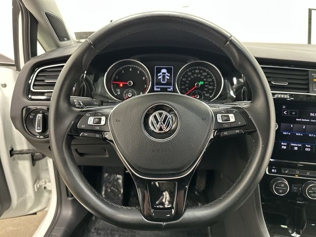 Thumbnail: 2018 Volkswagen e-Golf - 8