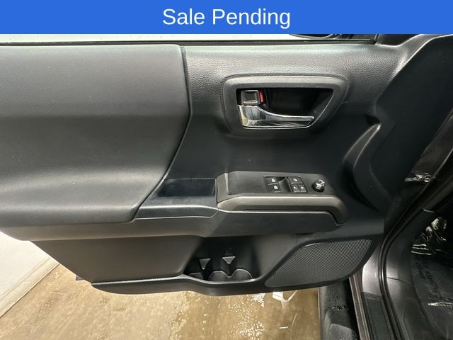 Thumbnail: 2018 Toyota Tacoma - 18