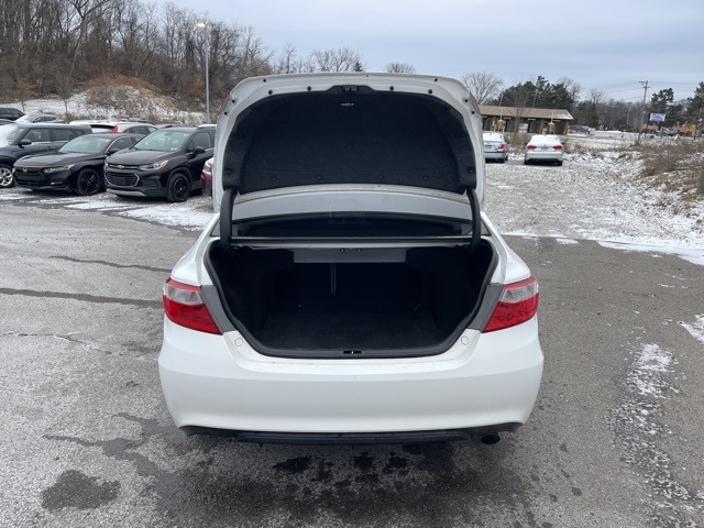 Thumbnail: 2016 Toyota Camry - 10