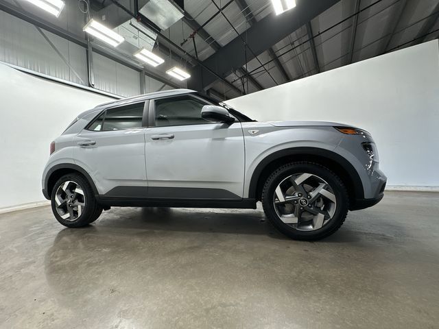 Thumbnail: 2022 Hyundai Venue - 3