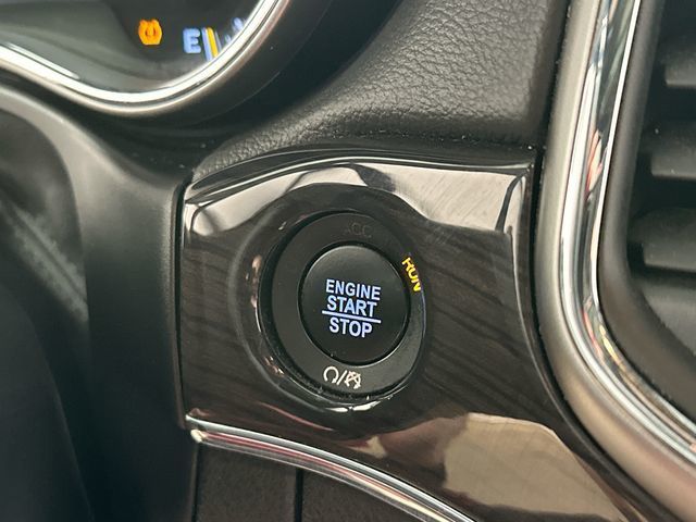 Thumbnail: 2018 Jeep Grand Cherokee - 11