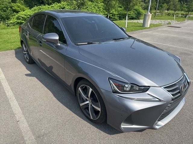 2017 Lexus IS  2
