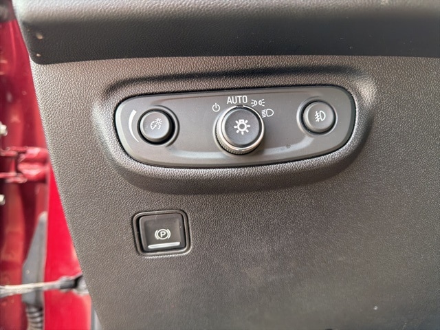 Thumbnail: 2018 GMC Terrain - 25