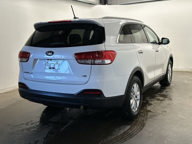 Thumbnail: 2017 Kia Sorento - 32