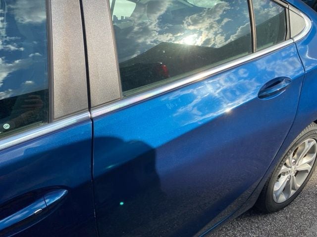 Thumbnail: 2019 Chevrolet Cruze - 9