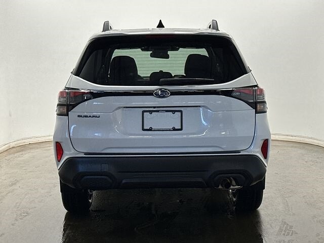 2026 Subaru Forester Premium photo 4