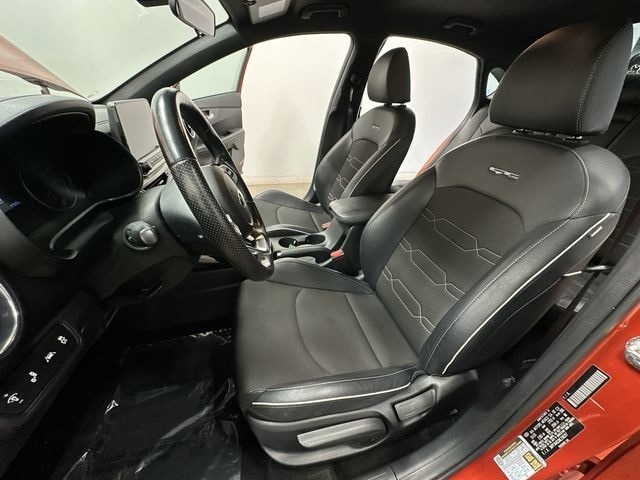 Thumbnail: 2021 Kia Forte - 16