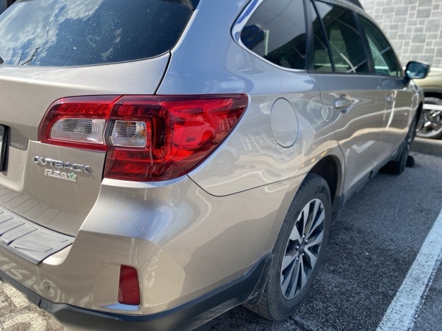 Thumbnail: 2015 Subaru Outback - 11