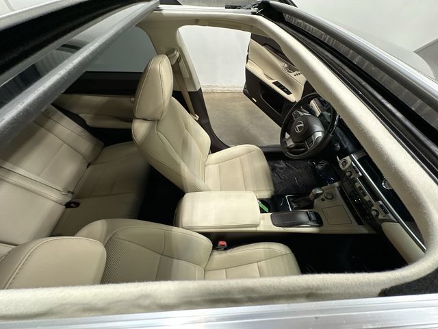 Thumbnail: 2017 Lexus ES - 6