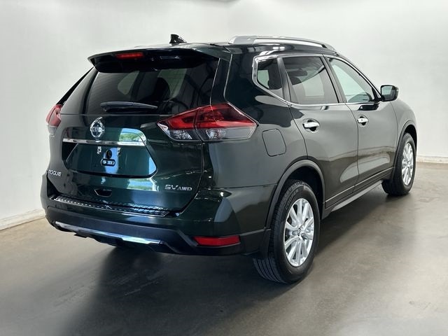 2018 Nissan Rogue SV 32