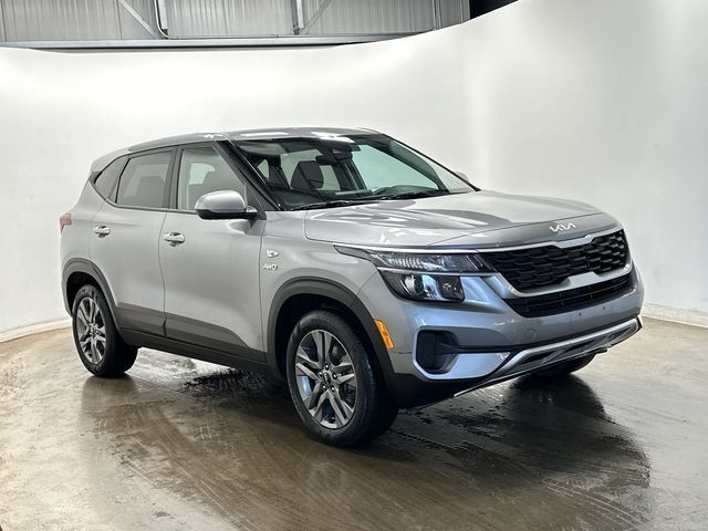 Thumbnail: 2023 Kia Seltos - 29