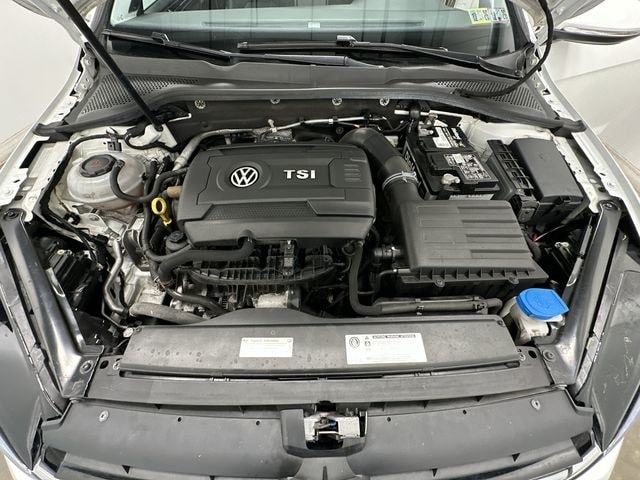 Thumbnail: 2018 Volkswagen e-Golf - 28