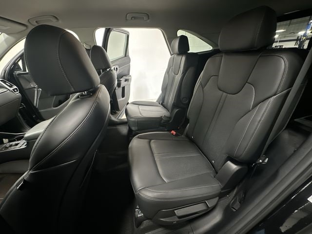 Thumbnail: 2023 Kia Sorento - 19