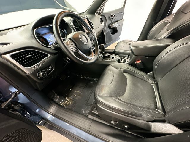 Thumbnail: 2021 Jeep Cherokee - 17