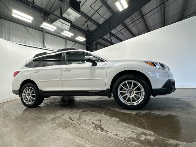 Thumbnail: 2015 Subaru Outback - 3