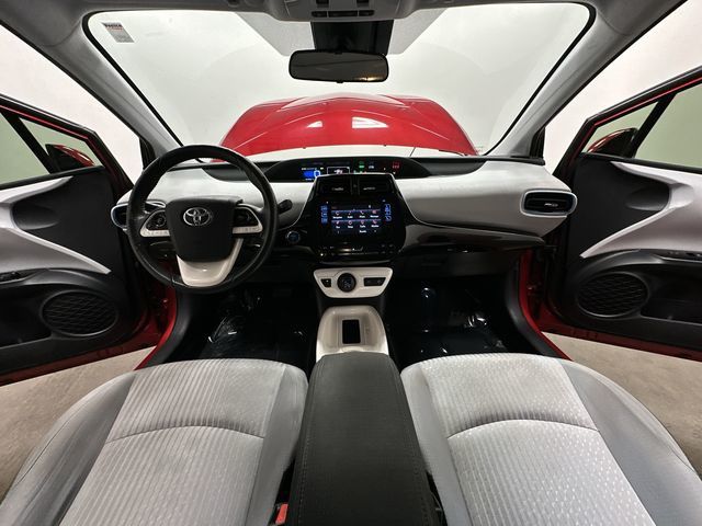 Thumbnail: 2018 Toyota Prius - 21